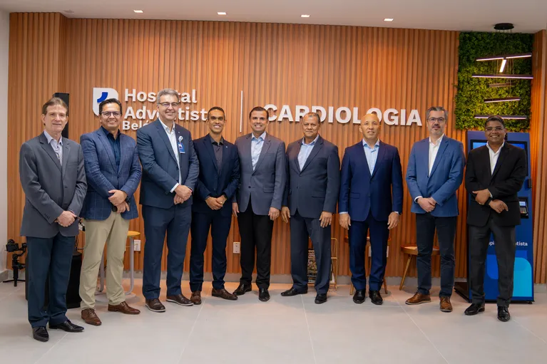 Diretores do Hospital Adventista de Belém e da Adventist
Health Brasil participaram da inauguração do novo espaço dedicado à cardiologia, iniciativa que
fortalece a linha de cuidado cardiovascular e amplia o acesso da população a atendimento
especializado, tecnologia e diagnóstico integrado.