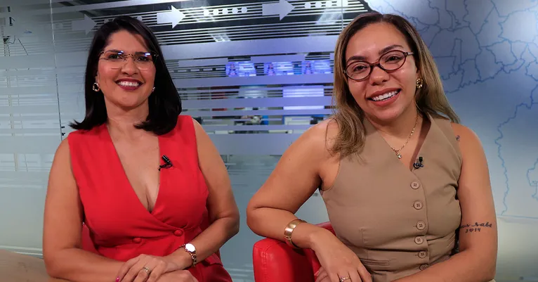 Priscila Belfort e Ísis Vieira no estúdio da RBA TV após gravação do DOL Delas.