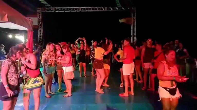 Vídeo: torcedores unem paixão pelo Festival de Parintins e Seleção Brasileira