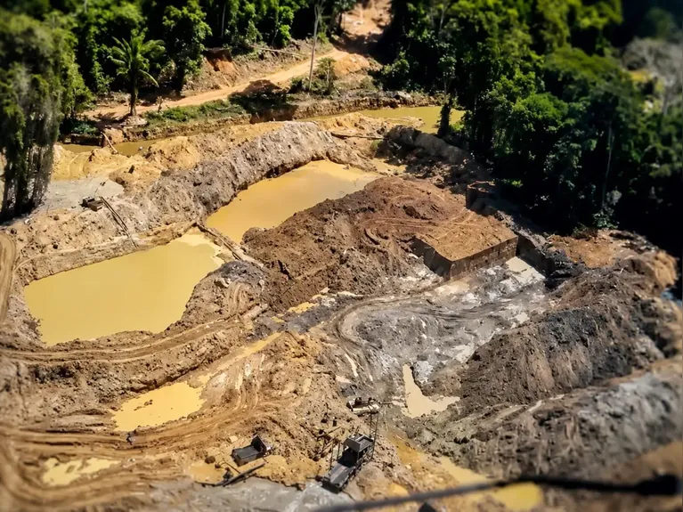Operação desativa sete áreas de garimpo ilegal na divisa do Pará