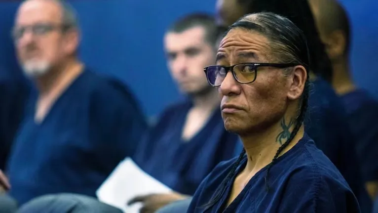 Nathan Chasing Horse foi condenado à prisão perpétua nos Estados Unidos por crimes sexuais cometidos contra mulheres e meninas indígenas.