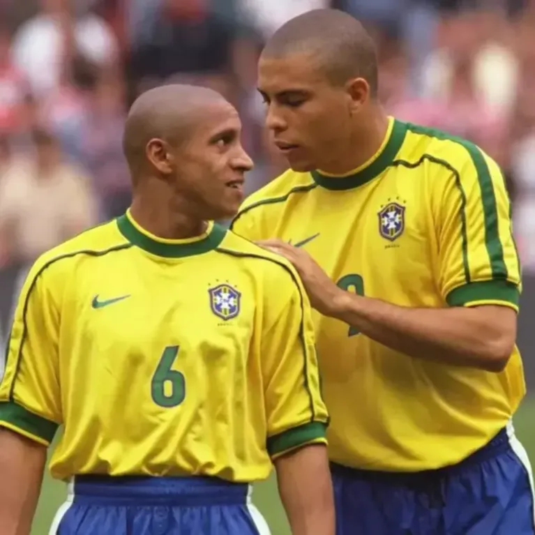 Camisa da Seleção Brasileira usada na Copa do Mundo de 1998 foi eleita pelos leitores do DOL como a mais bonita da Amarelinha desde 1990.