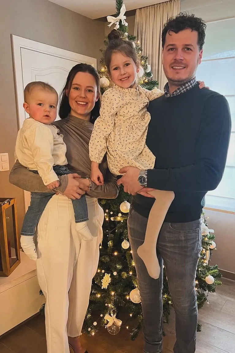 Atualmente, Caroline é casada com Joris Lindelauf e tem dois filhos