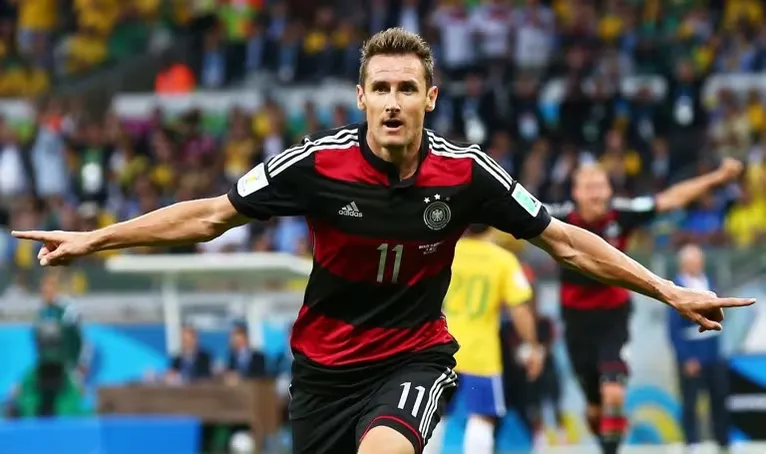 Klose conquistou a marca de maior artilheiro em 2014, no Brasil, e ainda foi campeão