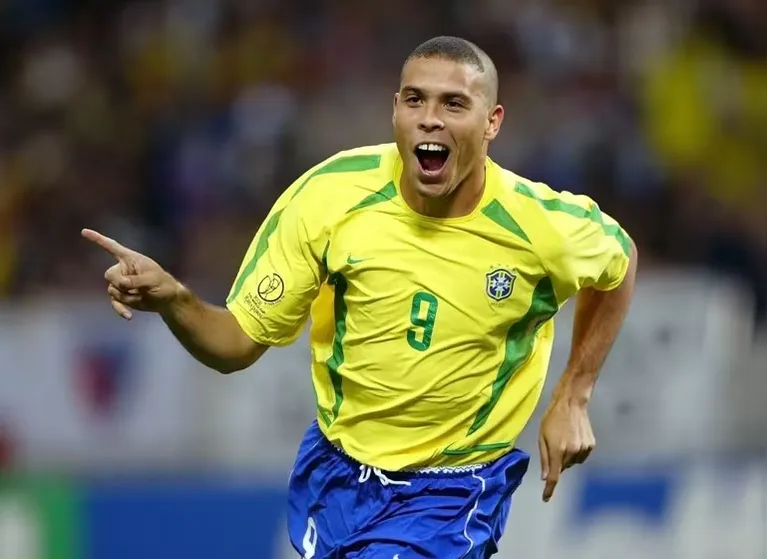 Nenhum outro brasileiro fez mais gol que Ronaldo