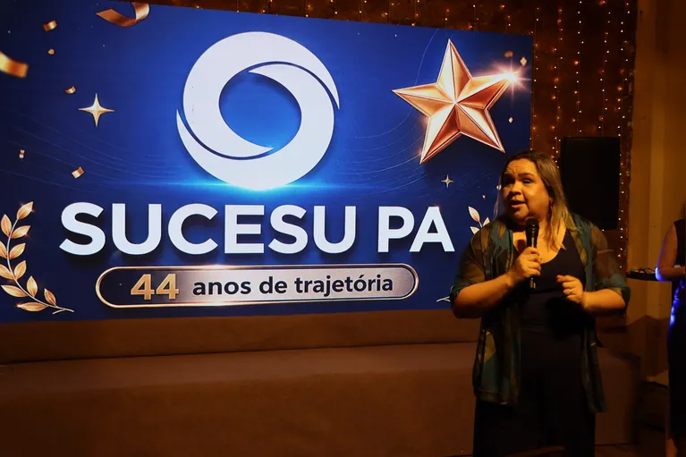 Primeira mulher escolhida para a presidência da Sucesu PA, Adriana Xisto celebra a busca constante por qualificação profissional de alto nível para os associados.