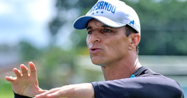 Treinador mantém confiança no grupo, mas quer reforços
