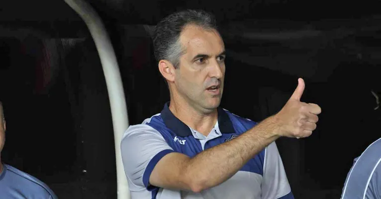 Treinador agora terá 9 dias para preparar o time para o próximo compromisso