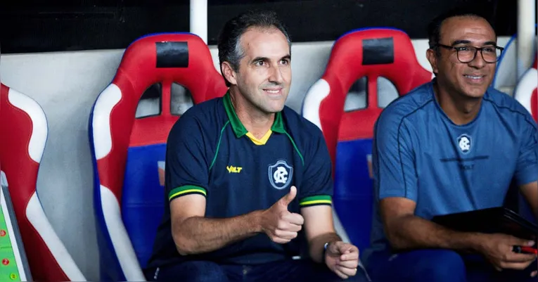 Léo Condé precisa fazer o Leão conseguir jogadr por 90 minutos