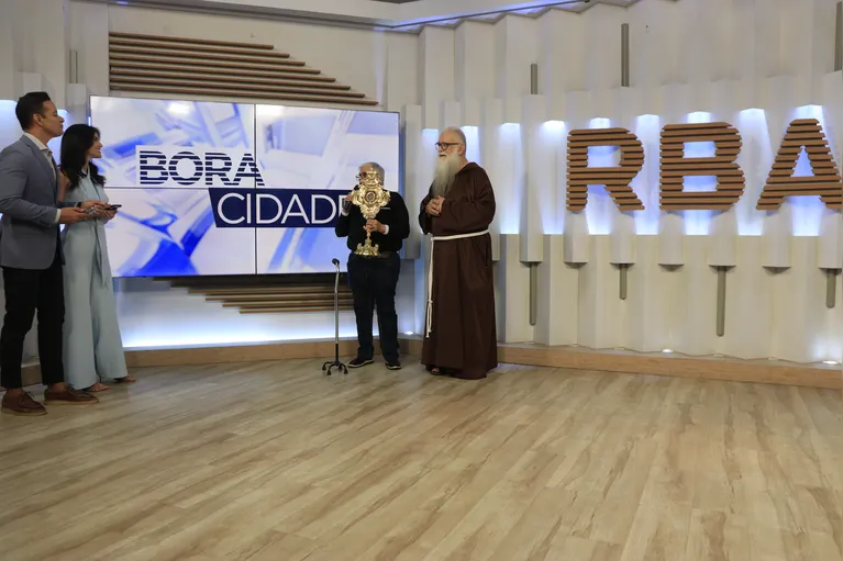 Relíquia visitou o estúdio do Bora Cidade