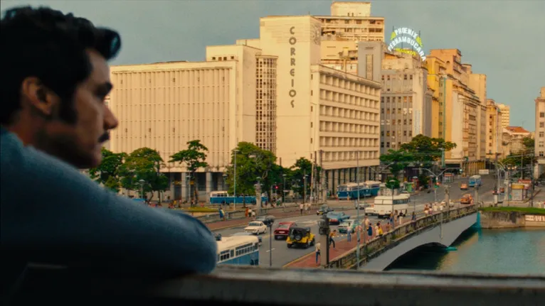 O Agente Secreto, estrelado por Wagner Moura e dirigido por Kleber Mendonça Filho, é um dos destaques da seleção de filmes brasileiros disponíveis na Netflix.