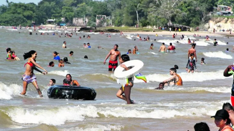 Com praias de fácil acesso e a poucos quilômetros de Belém, Outeiro é uma das alternativas preferidas para um bate-volta durante os dias mais quentes.