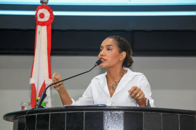 Deputada estadual Lívia Duarte (PSOL)