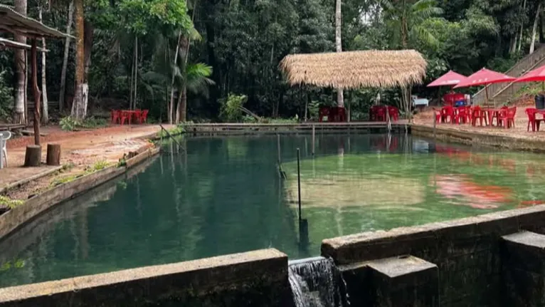 Em Outeiro, o Balneário Curuperé atrai visitantes pelas piscinas naturais de água cristalina e pelo ambiente tranquilo para toda a família.