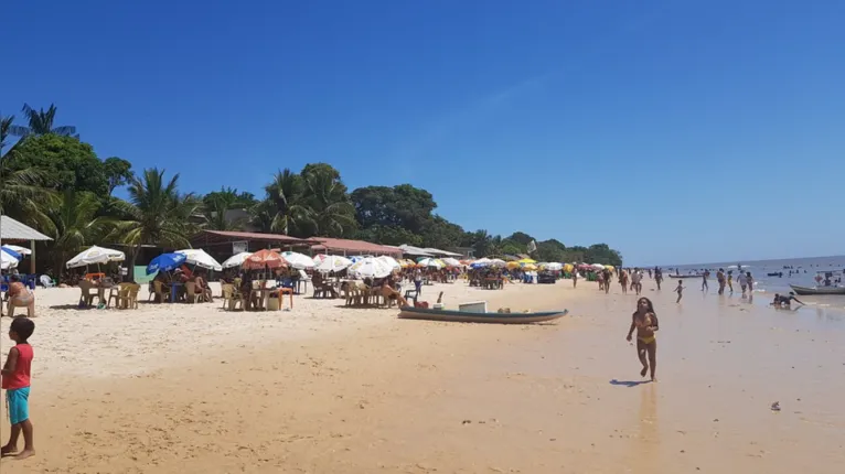 A Praia do Vai Quem Quer é um dos principais refúgios de Cotijuba para quem busca verão, paisagem e tranquilidade perto de Belém.
