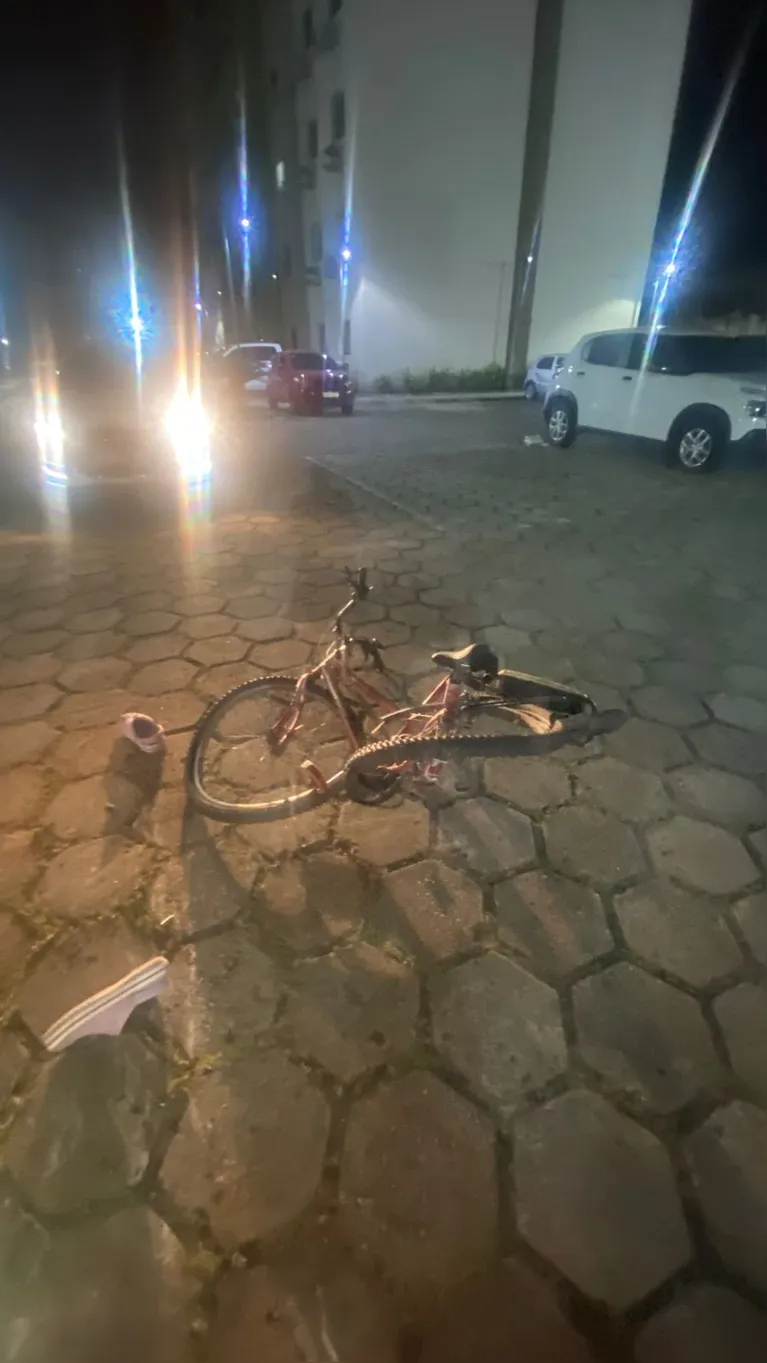 Bicicleta da criança ficou destruída