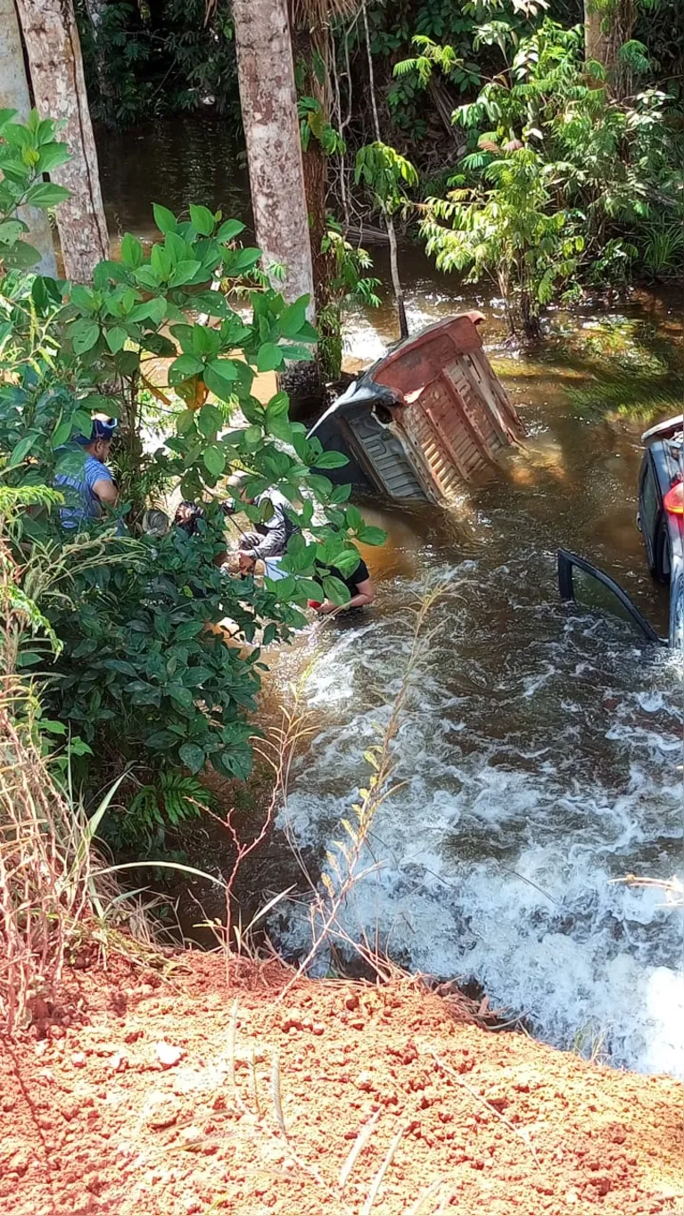 O militar não resistiu aos ferimentos e morreu ainda no local do acidente.