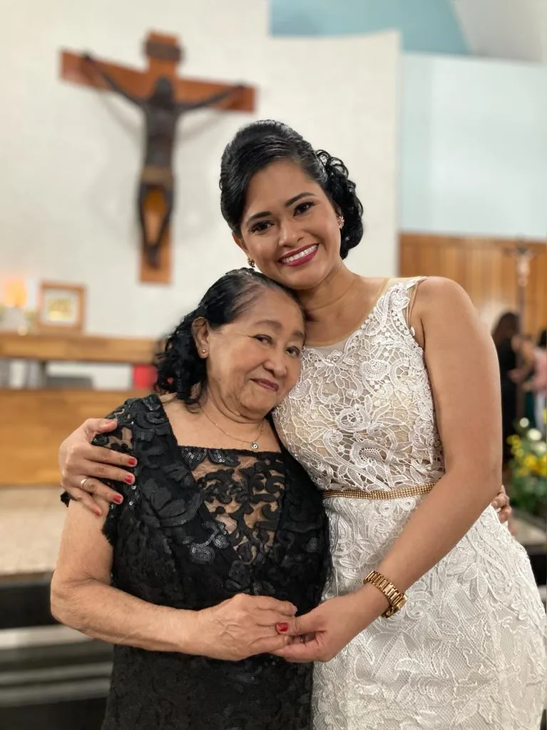 A advogada Amanda Vieira e sua mãe  Joana Ferreira dos Santos