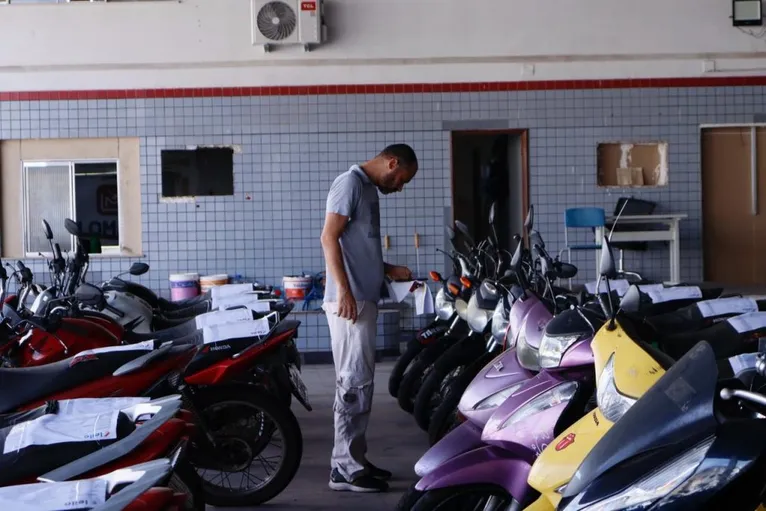 Motos estarão disponíveis para compra.