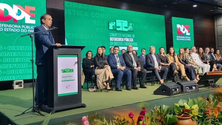 O senador Jader Barbalho foi homenageado no evento por criar a Defensoria do Pará