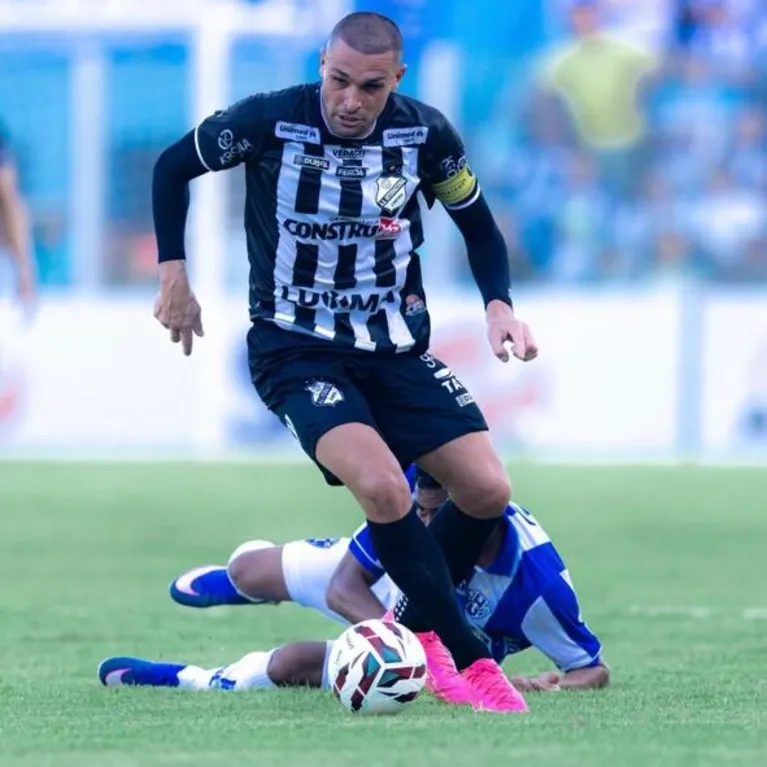 Atacante da Inter de Limeira critica estrutura do Estádio Curuzu após vitória sobre o Paysandu na Série C do Campeonato Brasileiro.