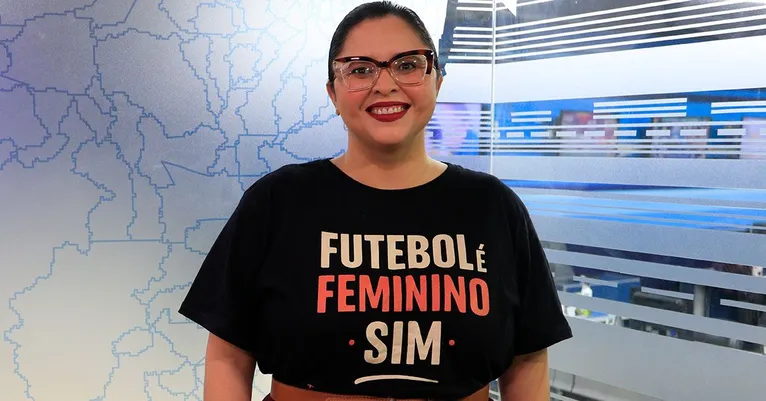 Eveline Maia, criadora do projeto Uma Mulher do Futebol, fala sobre desafios, influência e a presença das mulheres no esporte.