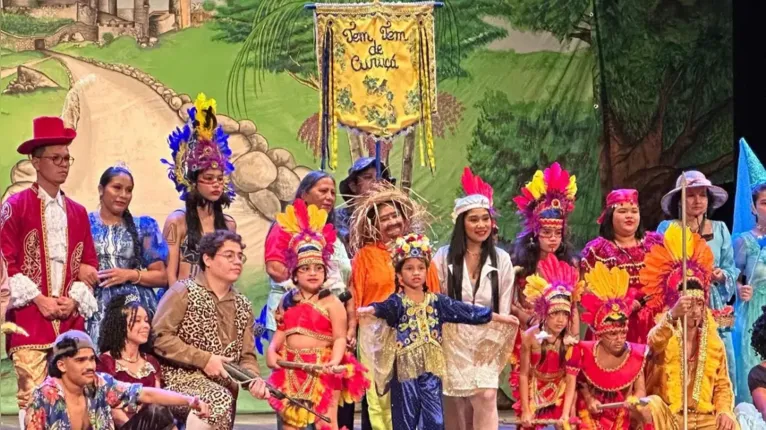 Apresentação do tradicional Pássaro Tem Tem de Curuçá.