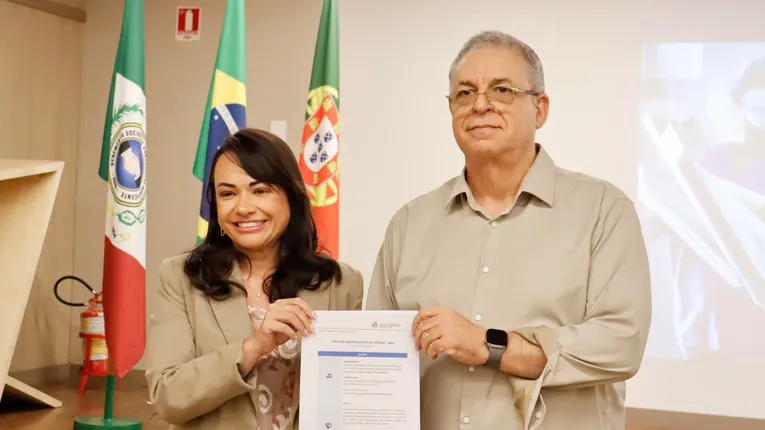 Alirio Gonçalves e Josynélia Tavares Raiol.