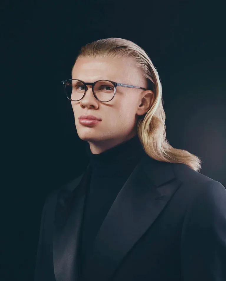 O atacante Erling Haaland, da seleção da Noruega, é apontado pela imprensa internacional como colecionador de bolsas de luxo, com peças raras avaliadas em milhões de reais.