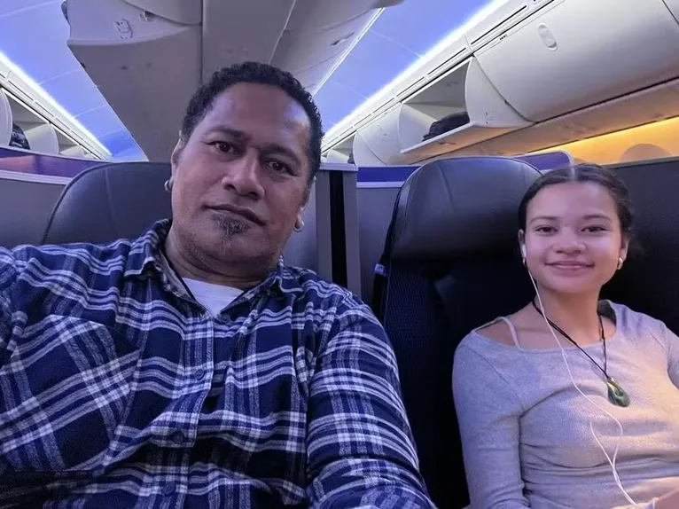 Ela revelou que o conselho dado pelo pai, o ator Jay Laga'aia, foi determinante para sua forma de encarar a carreira