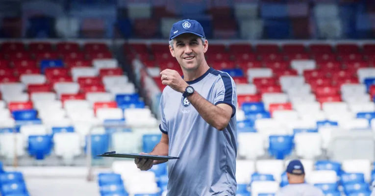 Léo Condé poderá fazer o primeiro dos dois testes agendados antes da volta da Série A e Copa do Brasil
