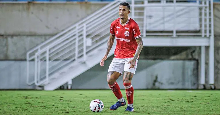 Paysandu anuncia o zagueiro Lucas Rodrigues: "Em busca do acesso"