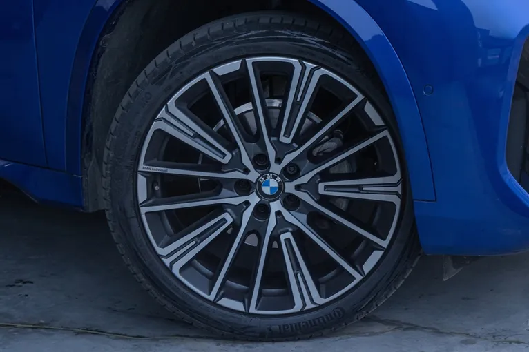 BMW X1 M Sport é equipado com rodas de 20 polegadas