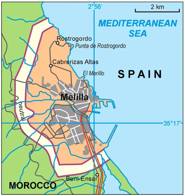 Localizada no norte da África, Melilha é um dos dois enclaves espanhóis no continente africano e, ao lado de Ceuta, representa uma das principais portas de entrada para migrantes que buscam chegar à União Europeia.