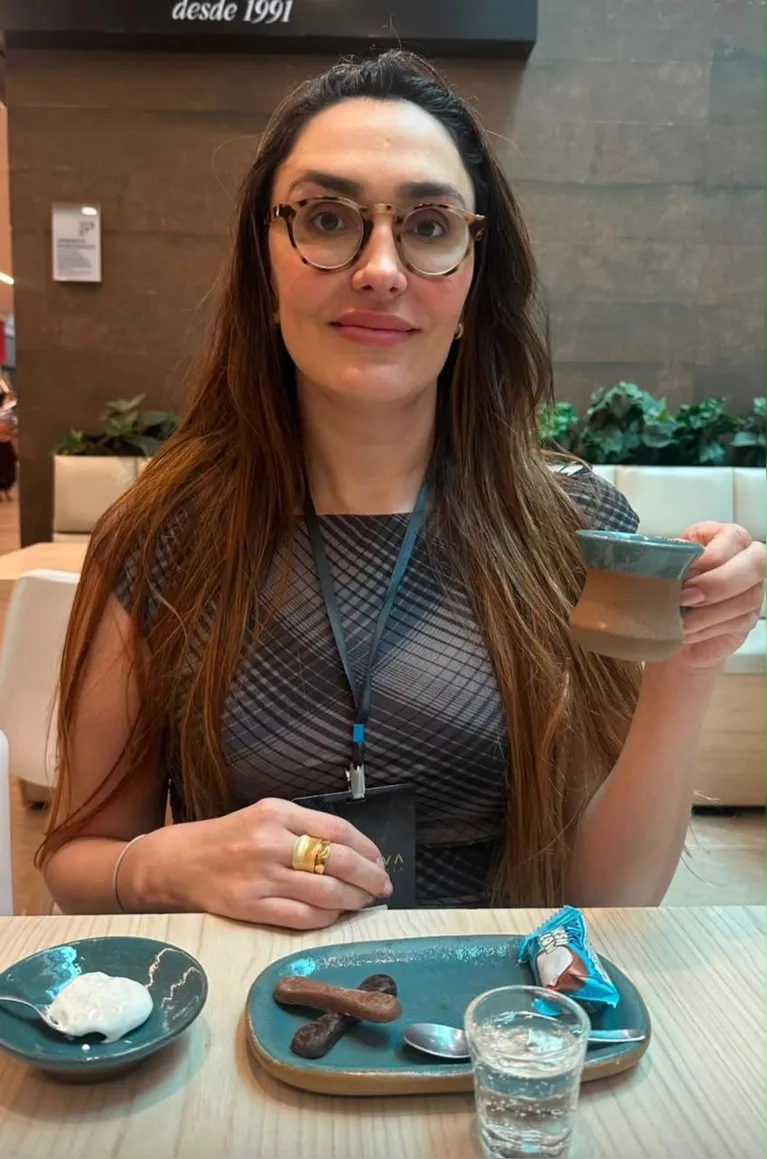 Mariana Anita Migliorini Pinheiro advogada na área de concursos públicos, especialista em direito público