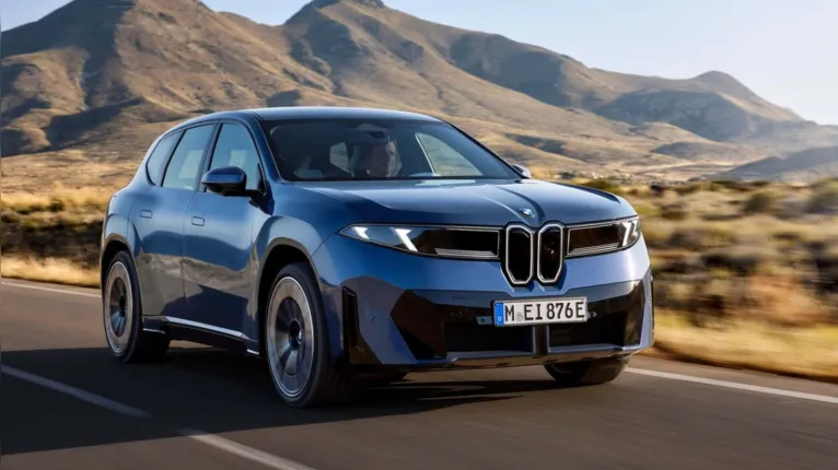 Primeiro modelo da família Neue Klasse no Brasil, o BMW iX3 promete até 570 km de autonomia e 469 cv.