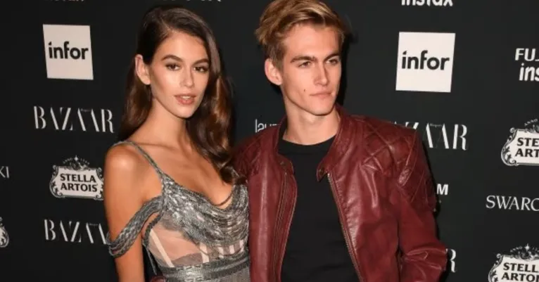 Presley Gerber e a irmã Kaia Gerber