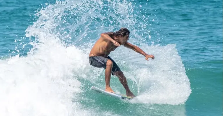 Dadá Figueiredo morre aos 61 anos e deixa legado no surfe brasileiro