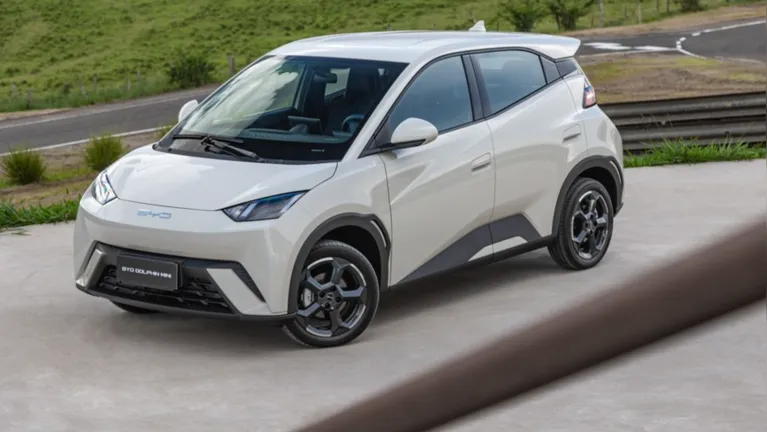 Compacto e econômico, o Dolphin Mini parte de R$ 118.990 e oferece até 280 km de autonomia na versão GS.