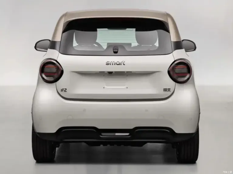 O Smart #2 pode chegar ao Brasil com preço competitivo e mira o mercado de elétricos compactos, em disputa direta com modelos da BYD.