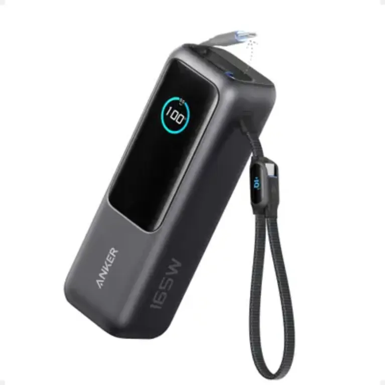 O Anker Laptop Power Bank combina 25.000 mAh, até 165 W de potência e carregamento rápido de até 100 W por USB-C.