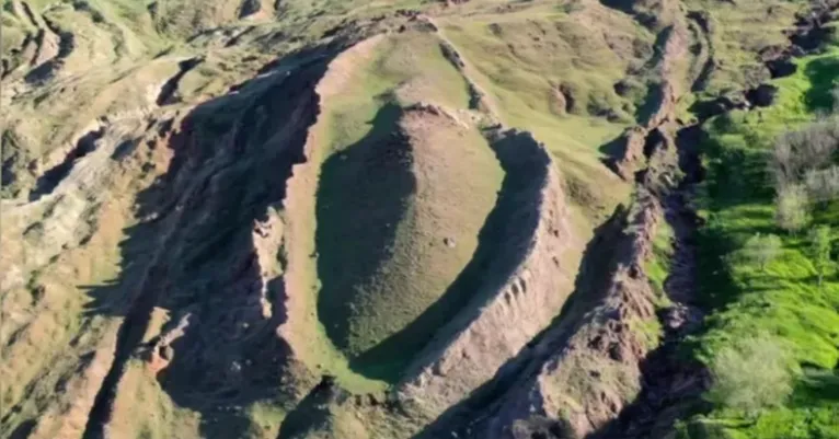 A Formação Durupınar fica no leste da Turquia, a cerca de 29 quilômetros ao sul do Monte Ararat, próximo à fronteira com o Irã.