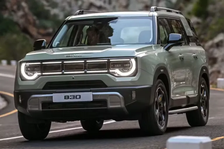 A Baic prepara uma ofensiva no mercado brasileiro com novos modelos, expansão da rede de concessionárias e planos para produzir veículos no país, como o SUV Baic BJ30.