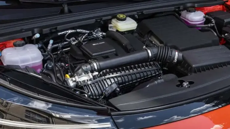 Modelo combina motor a combustão e elétrico, podendo usar etanol, com mais de 170 cv e autonomia superior a 1.000 km no modo híbrido.
