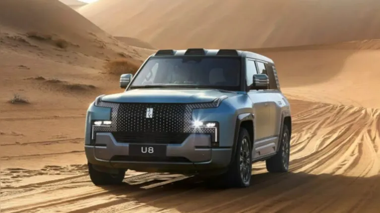 Yangwang U8, SUV híbrido de luxo da BYD, tem PBT de até 4.170 kg e passa a se enquadrar no novo limite da CNH B para veículos eletrificados.