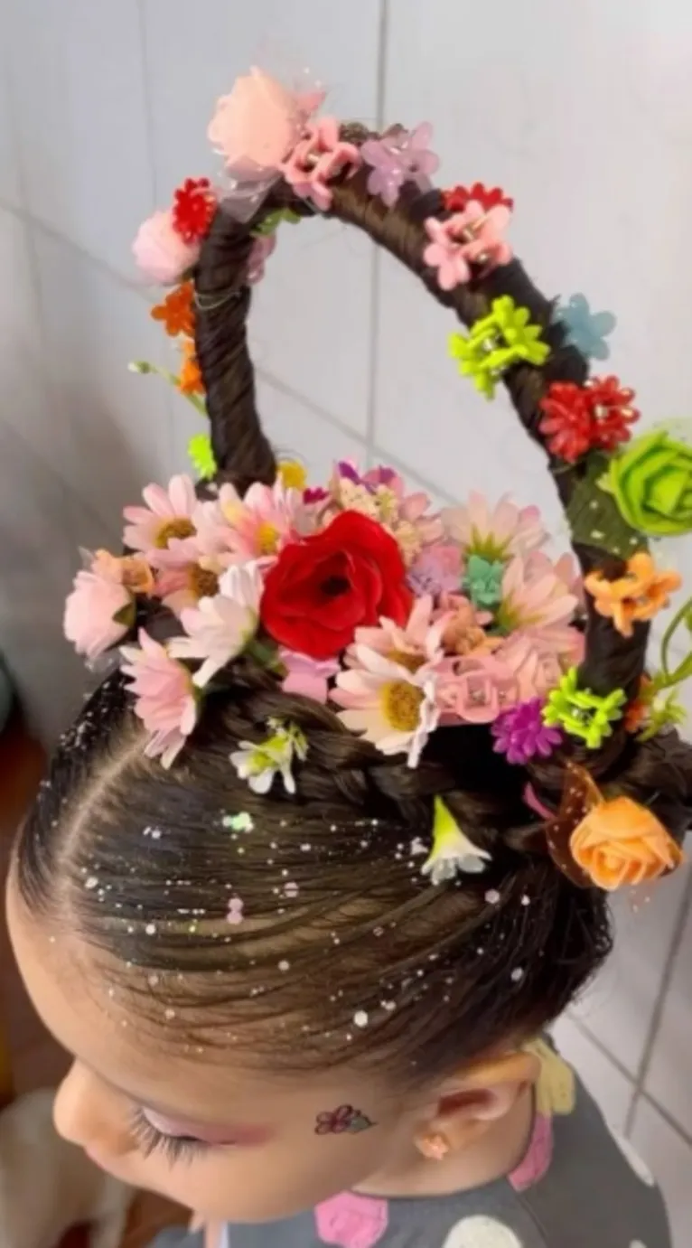 Cabelo de flores.