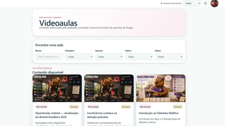 O site oferece videoaulas para seus usuarios