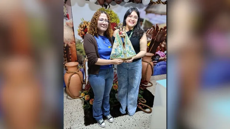 Colaboradoras do DOL Carajás, e RBATV em emoção na visita da imagem de Nazaré no grupo RBA Marabá
