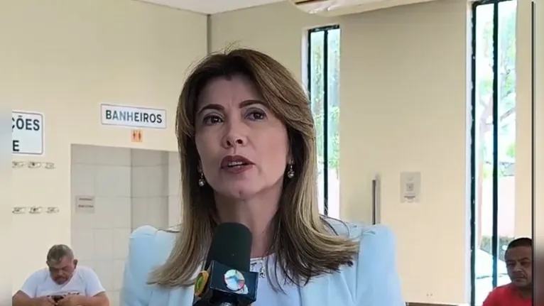 A juíza Adriana Tristão foi categórica ao lembrar que o derrame de santinhos, além de gerar custos de limpeza para o município, configura crime eleitoral.