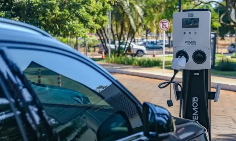O empresário Igor Mutran, do setor de revenda de veículos seminovos e usados, relaciona a queda nos preços dos carros usados ao impacto da maior concorrência dos modelos chineses no mercado de Belém.
